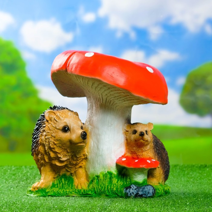 Садовая фигура  Садовая фигура "Гриб с двумя ежами" 26х30х30см