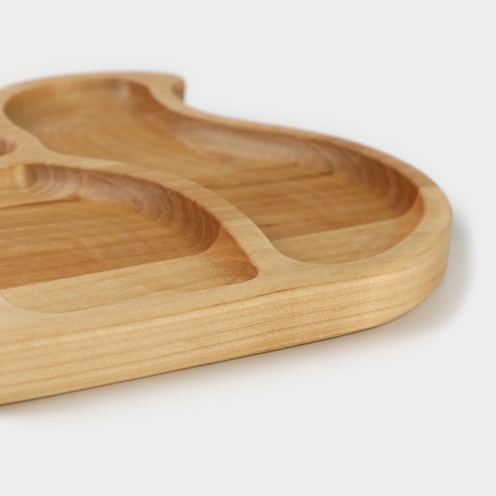 Подарочный набор деревянной посуды Adelica «Белка с орехом», менажницы: белка 25×19 см, орех 25×16 см, масло 100 мл, магнит в подарок Подарочный набор деревянной посуды Adelica «Белка с орехом», менажницы: белка 25×19 см, орех 25×16 см, масло 100 мл, магнит в подарок