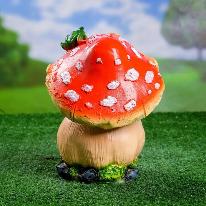 Садовая фигура  Садовая фигура "Гриб мультяшный с лягушкой" 12х12х23см