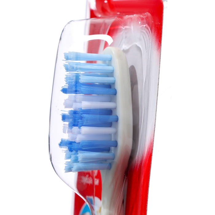 Зубная щетка Colgate Классик плюс, средней жесткости, микс Зубная щетка Colgate Классик плюс, средней жесткости, микс