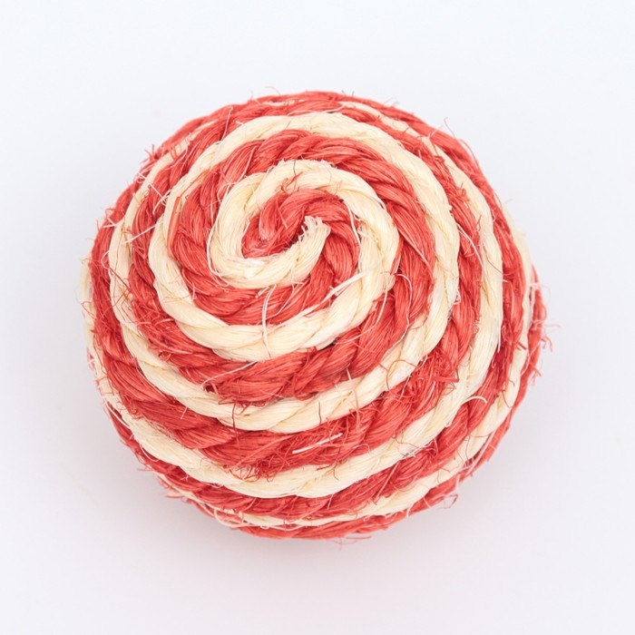 Шарик для кошек из сизали, 4,5 см, белый/красный Шарик для кошек из сизали, 4,5 см, белый/красный