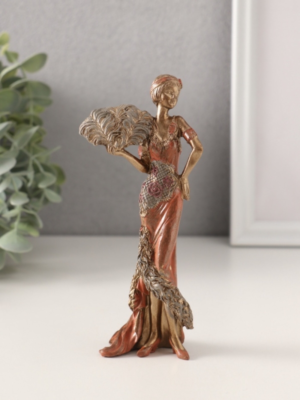 Сувенир полистоун  Сувенир полистоун "Леди в платье 20-30-х годов со страусиным веером" 6,5х4х15 см