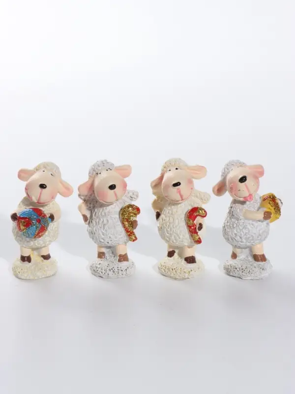 Фигурка полистоун &laquo;Овечка Бяша с подарком&raquo;, 2.5&times;2.5&times;4 см. МИКС