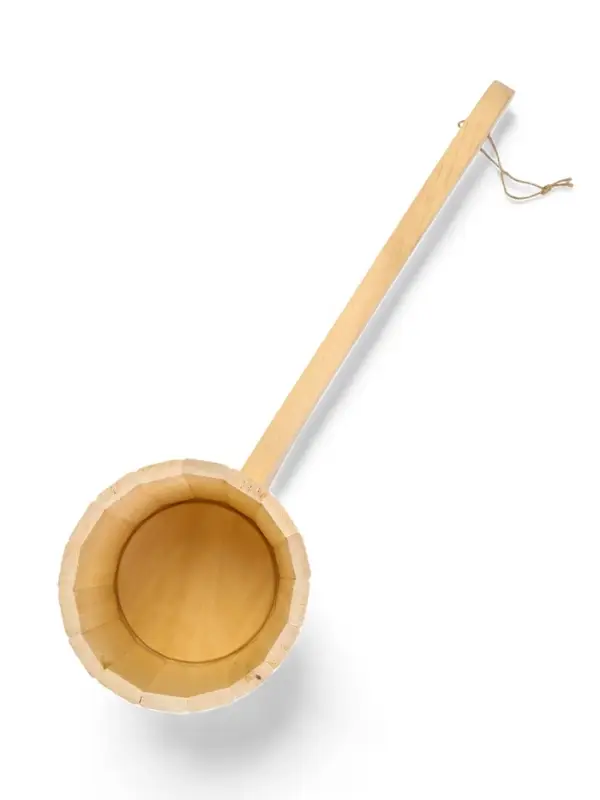 Ковш-черпак из липы 1.5л, 49 см, нержавеющий обруч, с горизонтальной ручкой Ковш-черпак из липы 1.5л, 49 см, нержавеющий обруч, с горизонтальной ручкой