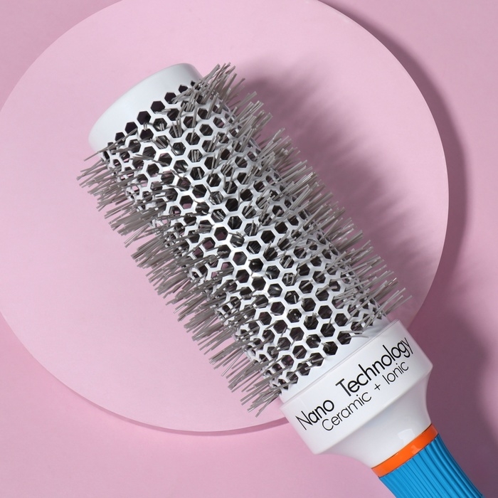 Брашинг, вентилируемый, прорезиненная ручка, d = 4,5/6 × 27 см, разноцветный Брашинг, вентилируемый, прорезиненная ручка, d = 4,5/6 × 27 см, разноцветный