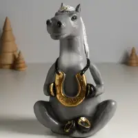 Копилка "Лошадь с подковой" 15х15х25 см, серый Копилка "Лошадь с подковой" 15х15х25 см, серый