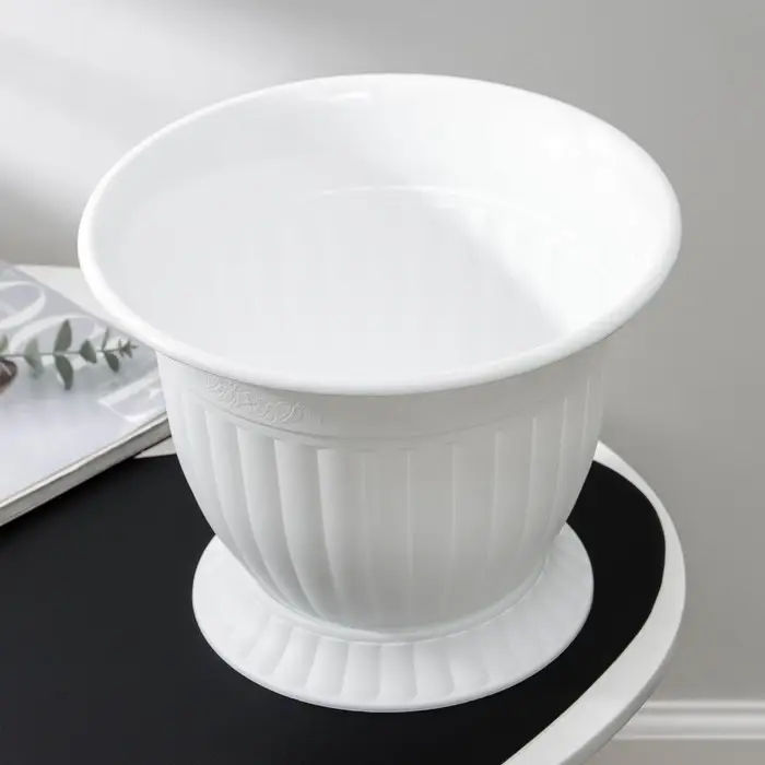 Горшок для цветов «Венеция», 7 л, пластиковый, белый Горшок для цветов «Венеция», 7 л, пластиковый, белый