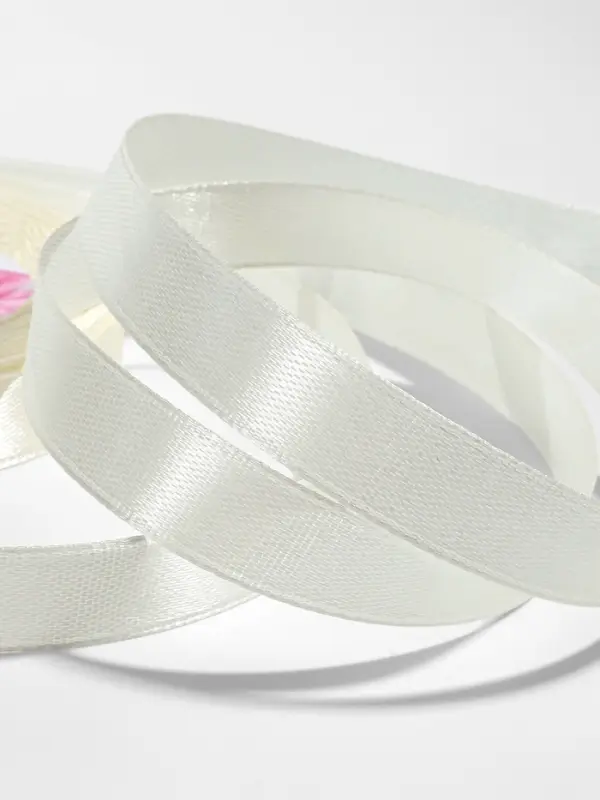 Лента атласная, 12 мм, 23&plusmn;1 м, сливочная №02