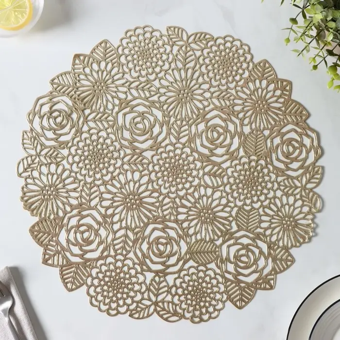 Салфетки сервировочные на стол Доляна «Розы», 4 шт, d=38 см, цвет золотой