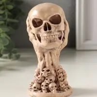 Статуэтка "Череп на руке" высота 12 см, цвет слоновая кость