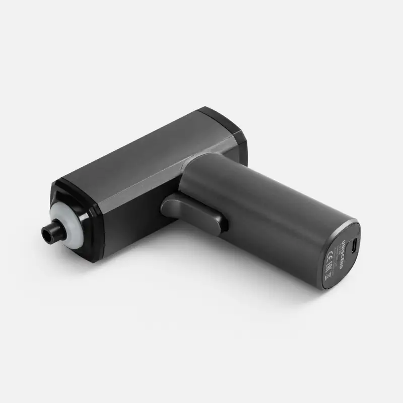 Отвертка аккумуляторная Propeller, черная