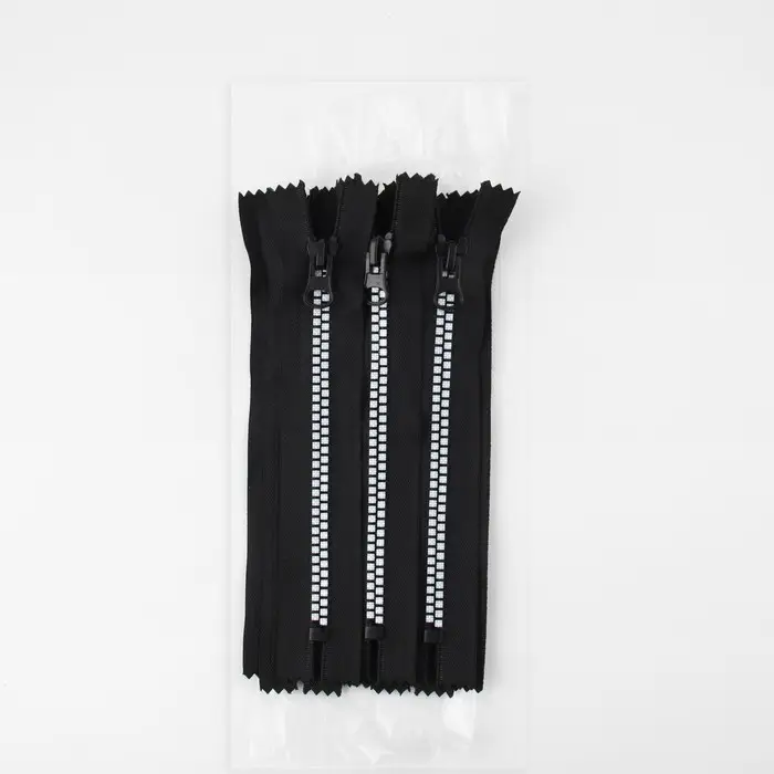 Молния «Трактор», №8, неразъёмная, замок автомат, 18 см, чёрная, белая