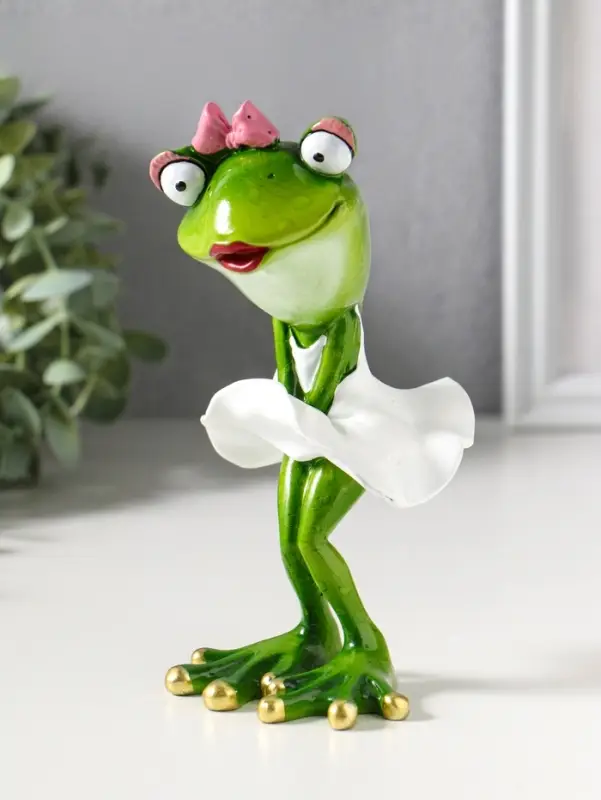 Фигурка полистоун лак &laquo;Лягушка Монро&raquo;, 16.5&times;8.2&times;9.5 см