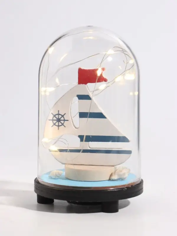 Фигурка декоративная &laquo;Парусник&raquo;, в куполе, с подсветкой, 8.8&times;8.8&times;14 см