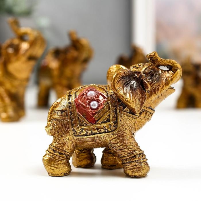 Сувенир полистоун Сувенир полистоун "Семь слонов в красной попоне с жемчугом" h=10,3;9;7,6;7;6,2;5,5;4,2 см