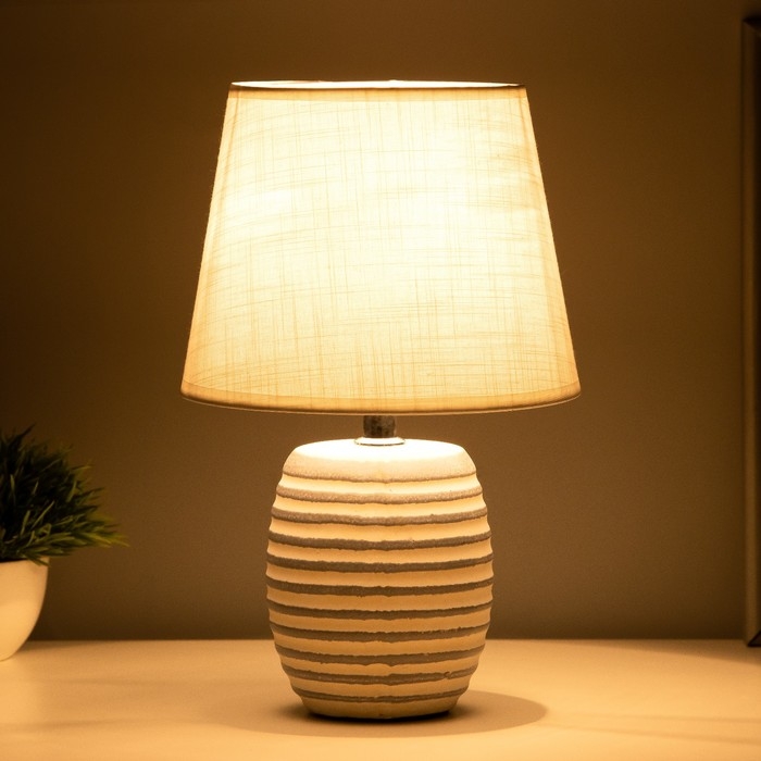 Настольная лампа Настольная лампа "Алатея" Е14 40Вт бело-серый 17х17х28 см