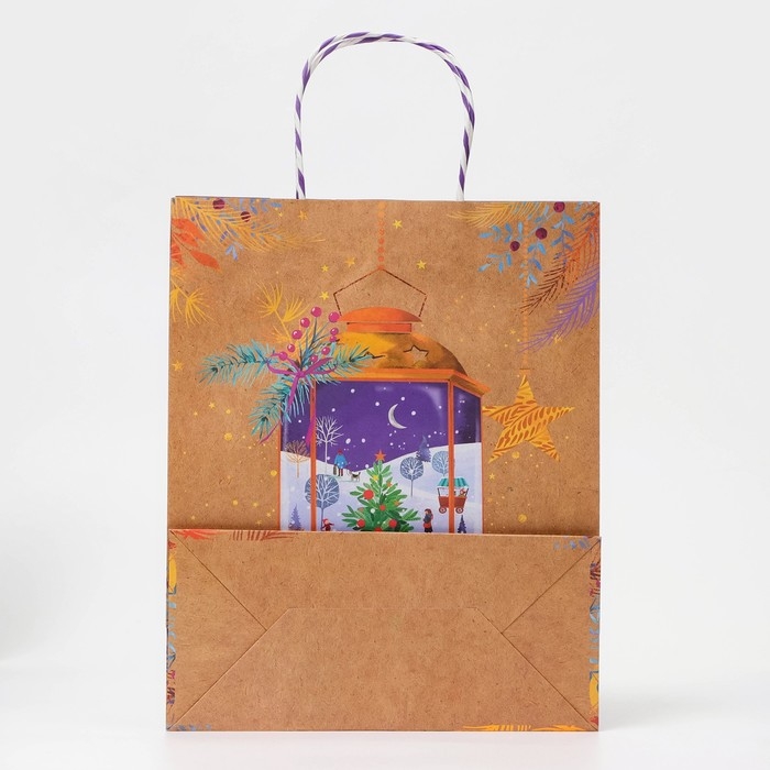 Новый год. Пакет бумажный подарочный новогодний крафт Новый год. Пакет бумажный подарочный новогодний крафт "Новогодняя лампа" 18 х 22,3 х 10 см.
