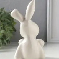 Сувенир керамика "Серый зайчик с сердечками на пяточках" 8х7,5х13,6 см