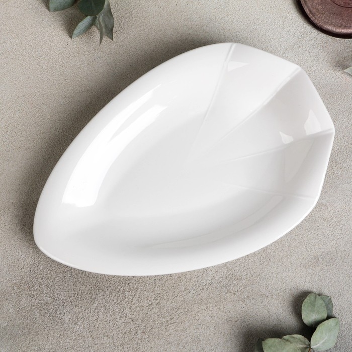 Блюдо фарфоровое для подачи Magistro «Изобилие», 22,5 см, фарфор, цвет белый Блюдо фарфоровое для подачи Magistro «Изобилие», 22,5 см, фарфор, цвет белый