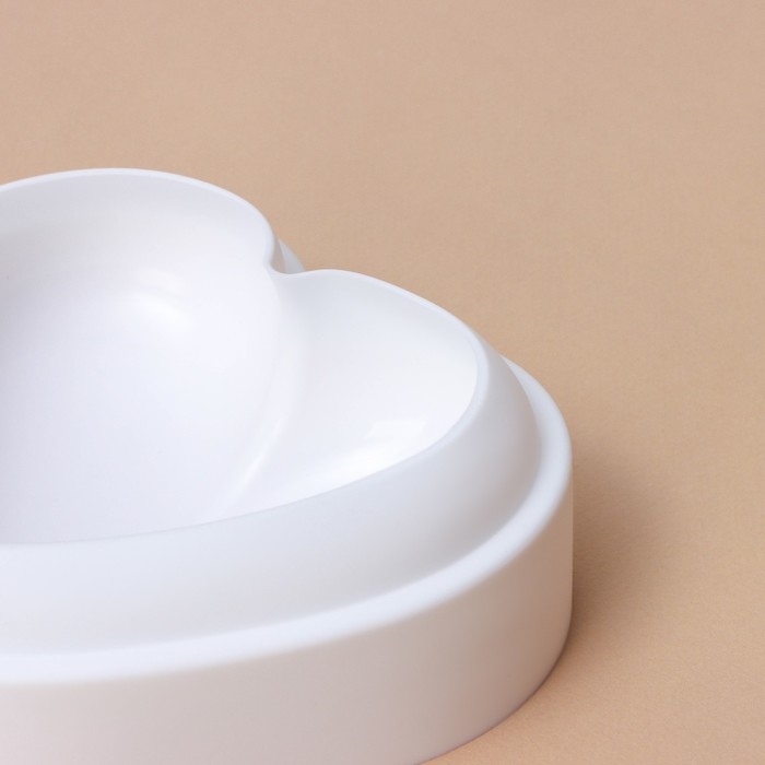 Форма для выпечки и муссовых десертов KONFINETTA «Сердце», силикон, 15,5×15,5×5,5 см, цвет белый Форма для выпечки и муссовых десертов KONFINETTA «Сердце», силикон, 15,5×15,5×5,5 см, цвет белый