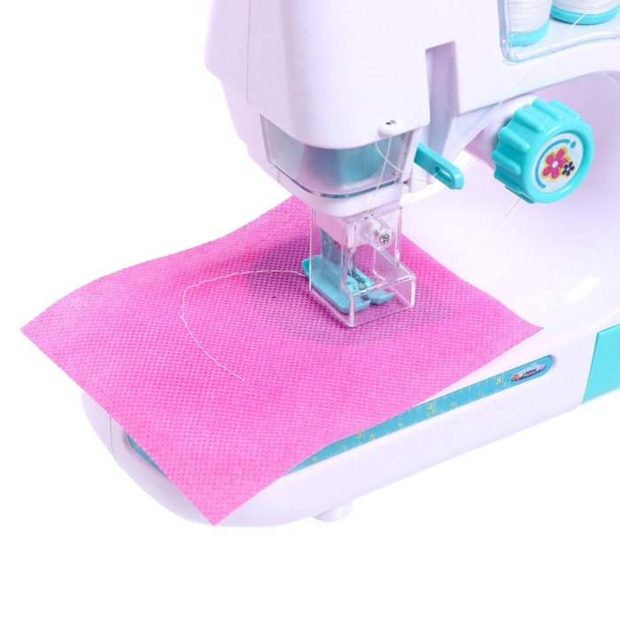 Швейная машинка «Рукодельница» 3 катушки Швейная машинка «Рукодельница» 3 катушки