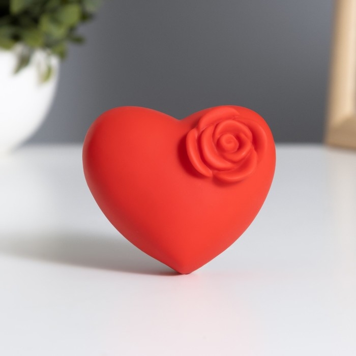 Ночник Сердце с цветочком LED красный 3,2х6х6,5 см Ночник Сердце с цветочком LED красный 3,2х6х6,5 см