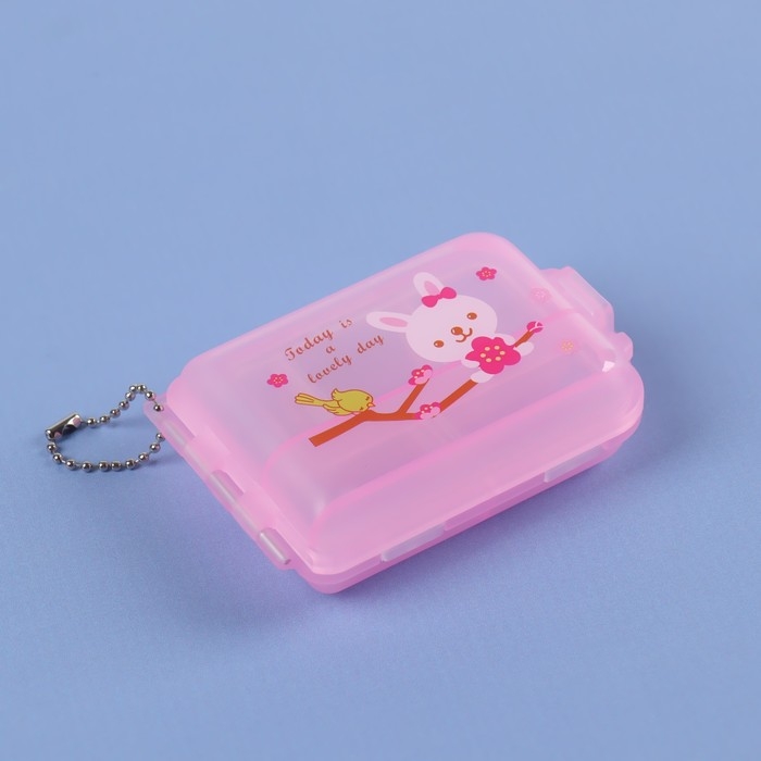 Таблетница с цепочкой, 9,5 × 6,5 × 3 см, 7 секций, цвет МИКС Таблетница с цепочкой, 9,5 × 6,5 × 3 см, 7 секций, цвет МИКС