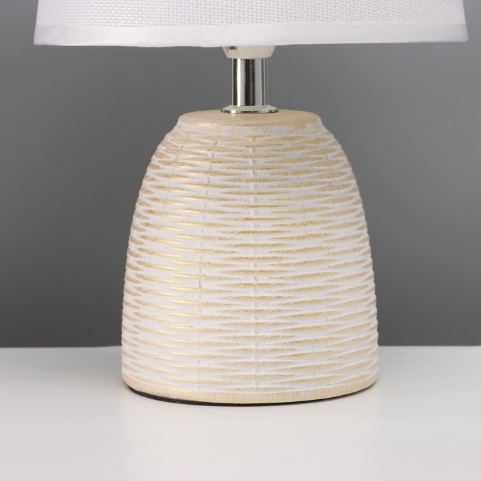 Лампа настольная Лампа настольная "Плетение" 1х40Вт Е14 белый 20х20х34см