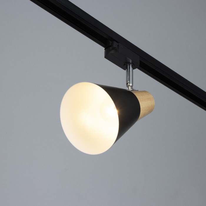 Светильник трековый Светильник трековый "Паулина" Е27 40Вт черный 16х12х18см