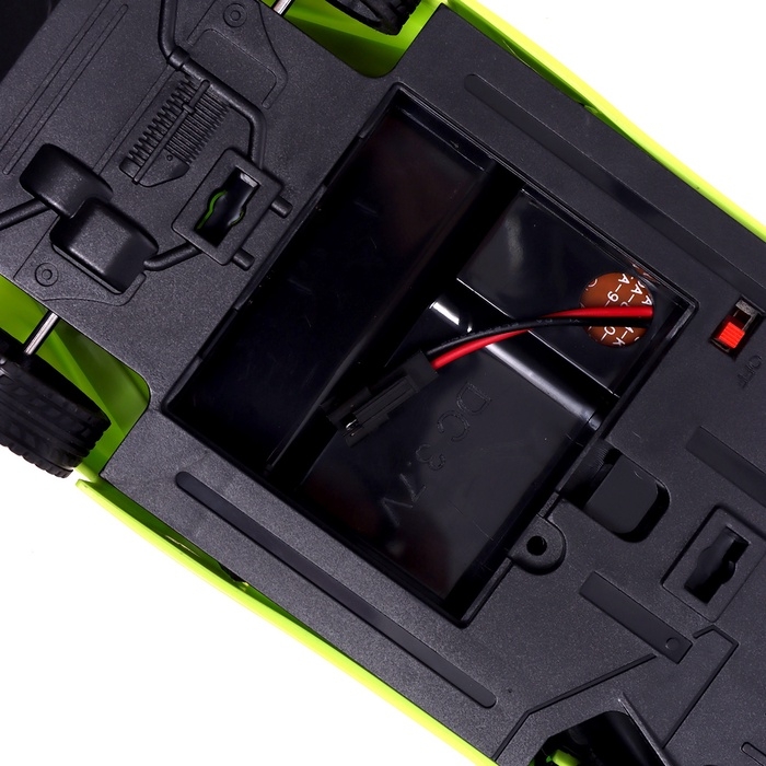 Машинка радиоуправляемая «СпортКар», аккумулятор, на пульте управления, световые эффекты, цвет зеленый, 1:18 Машинка радиоуправляемая «СпортКар», аккумулятор, на пульте управления, световые эффекты, цвет зеленый, 1:18