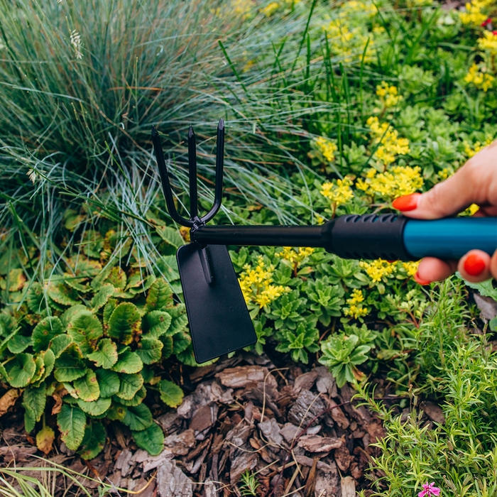 Мотыжка комбинированная Greengo, длина 41 см, металлическая рукоять с резиновой ручкой Мотыжка комбинированная Greengo, длина 41 см, металлическая рукоять с резиновой ручкой