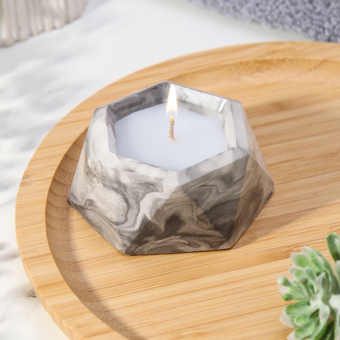 Свеча  Свеча "Шестиугольник.Мрамор"в подсвечнике из гипса малый,7х3,5см,мрамор с чёрными полосками