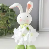 Сувенир полистоун "Зайка в цветочной юбочке, с букетиком" 9х8х14,5 см