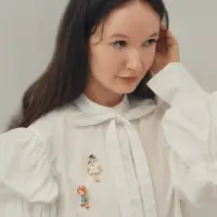 Брошь &laquo;Медсестричка&raquo;, цветная в золоте