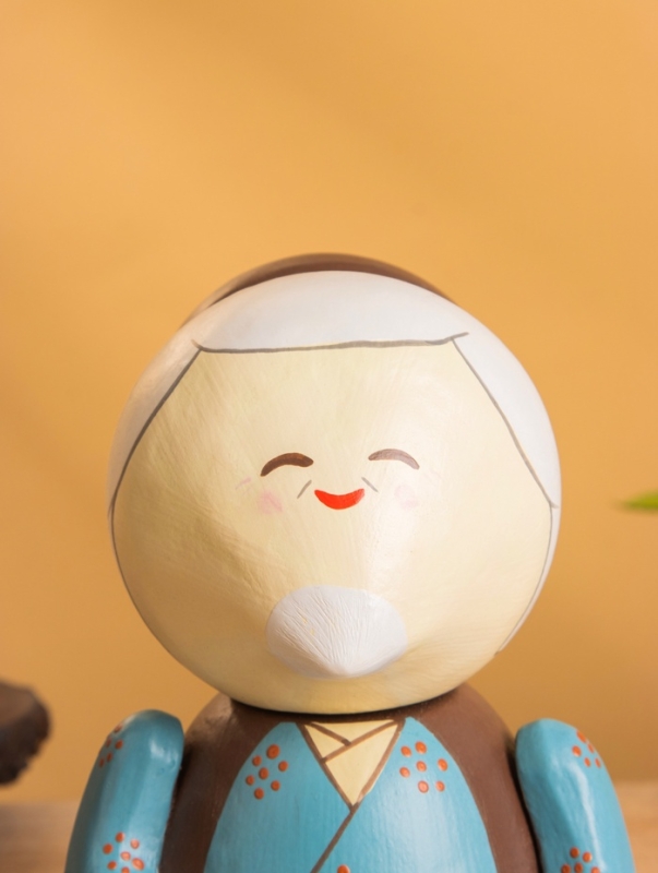 Деревянная кукла кокеши «Бабушка Аки», 11×10×17 см Деревянная кукла кокеши «Бабушка Аки», 11×10×17 см
