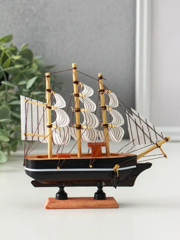 Сувенирная модель корабля &laquo;Халбрейн&raquo;