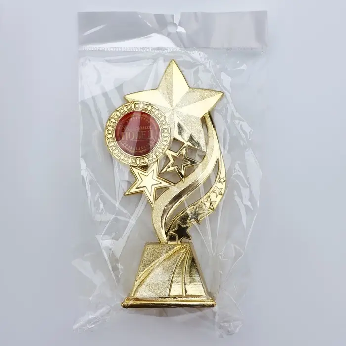 Кубок &laquo;Больших побед&raquo;, наградная фигура, золото, пластик, 16.5&times;8 см