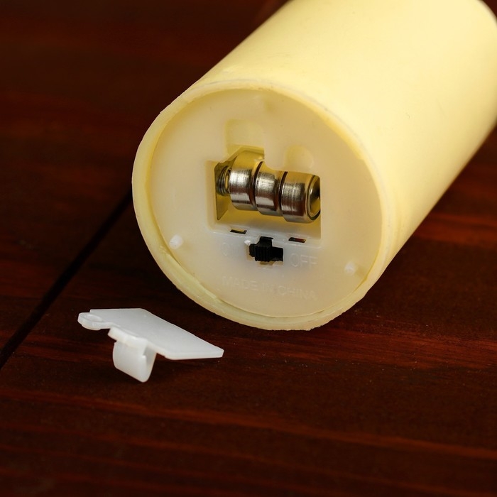 Свеча светодиодная «Пламя», горит жёлтым Свеча светодиодная «Пламя», горит жёлтым