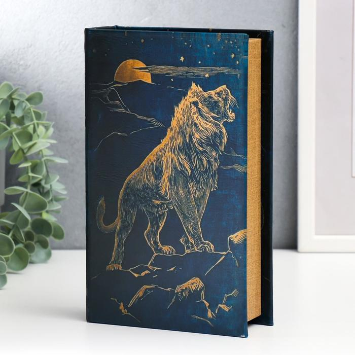Сейф-книга дерево кожзам  Сейф-книга дерево кожзам "Лев на скале" 21х13х5 см