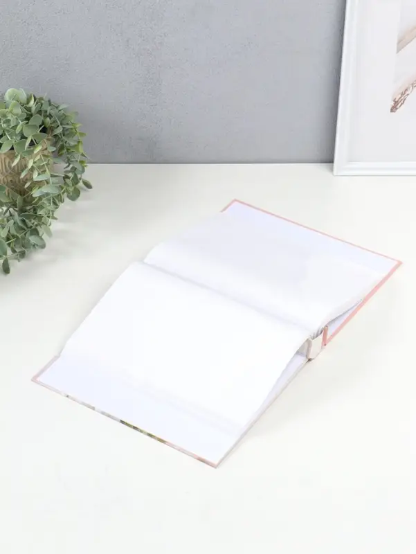 Фотоальбом на 200 фото 10х15 см "Кольца молодых и свадебный букет" в коробке 5,5х20,5х26 см   109627