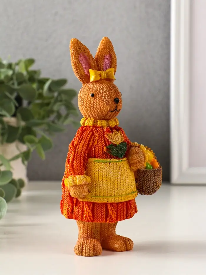 Сувенир полистоун "Зайка в вязанном платье с корзиной яиц" 5,5х8,2х16 см Сувенир полистоун "Зайка в вязанном платье с корзиной яиц" 5,5х8,2х16 см