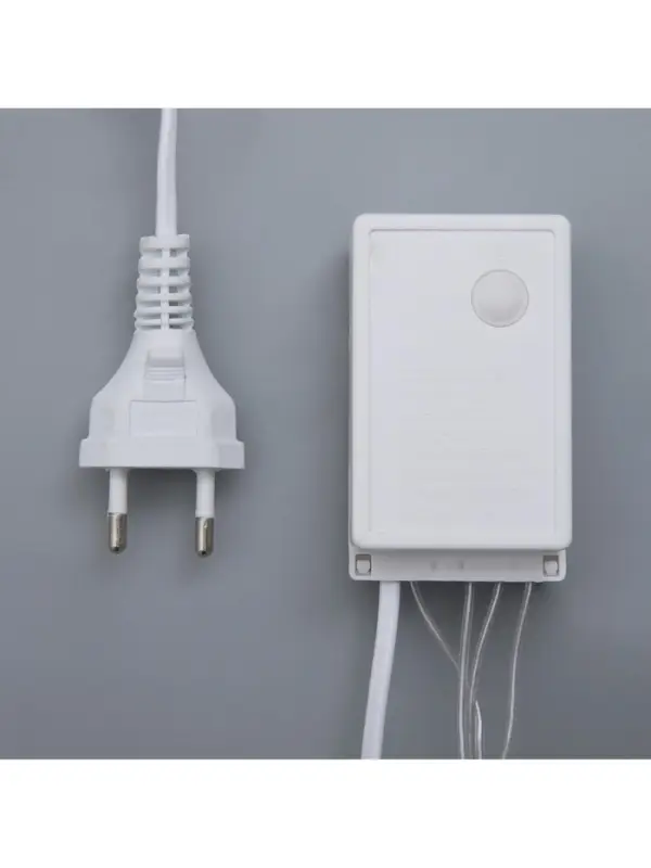 Гирлянда &laquo;Бахрома&raquo; 4&times;0.6 м, IP44, прозрачная нить, 180 LED, свечение белое, 8 режимов, 220 В