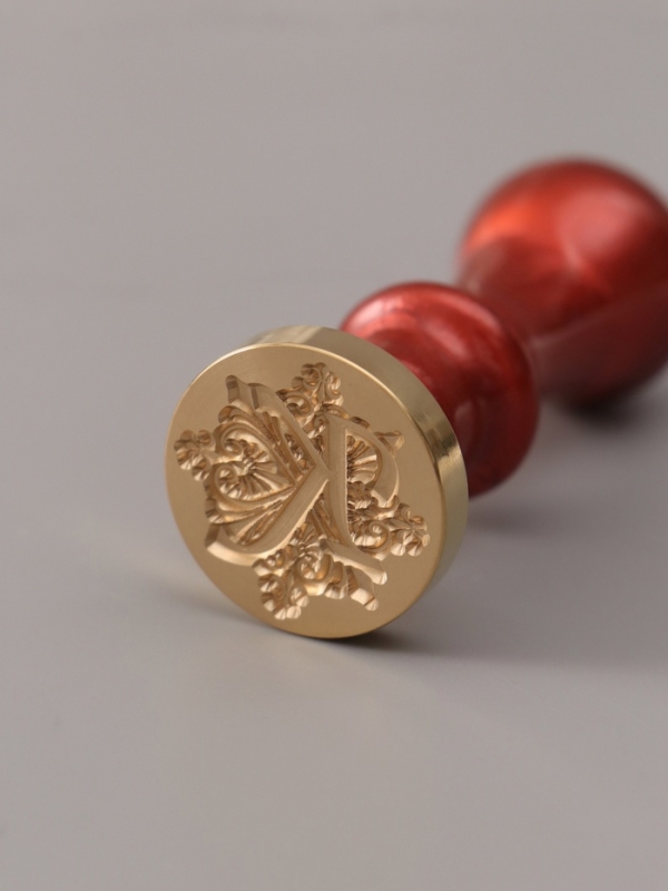 Печать для сургуча с пластиковой ручкой "Буква K на вензеле" 2,5х2,5х6,3 см