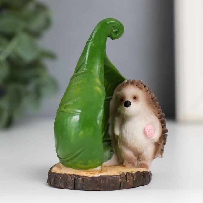 Сувенир полистоун  Сувенир полистоун "Ёжик с леденцом у листика" 7х5,7х4,5 см