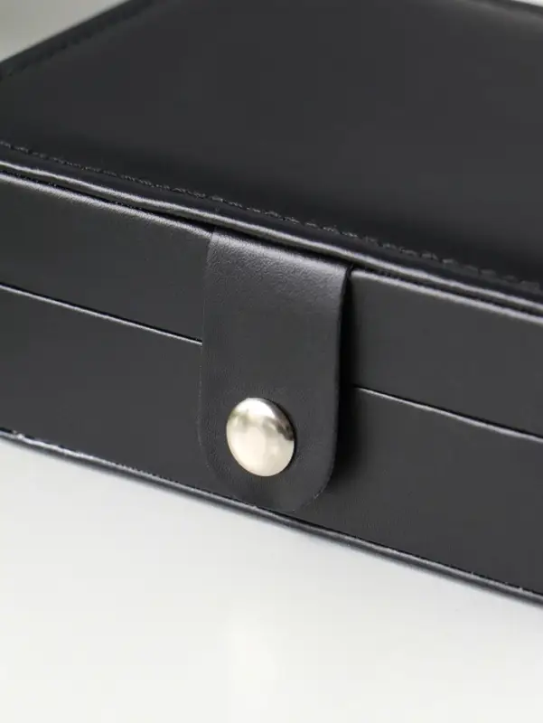 Шкатулка кожзам для украшений "Матовая гладь" чёрная 16,5х11,5х5,5 см