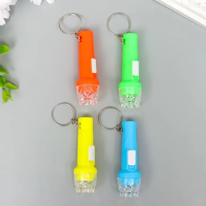 Фонарик брелок для ключей на кольце «Фигурный край», горит, 6.7×2×2 см, МИКС Фонарик брелок для ключей на кольце «Фигурный край», горит, 6.7×2×2 см, МИКС