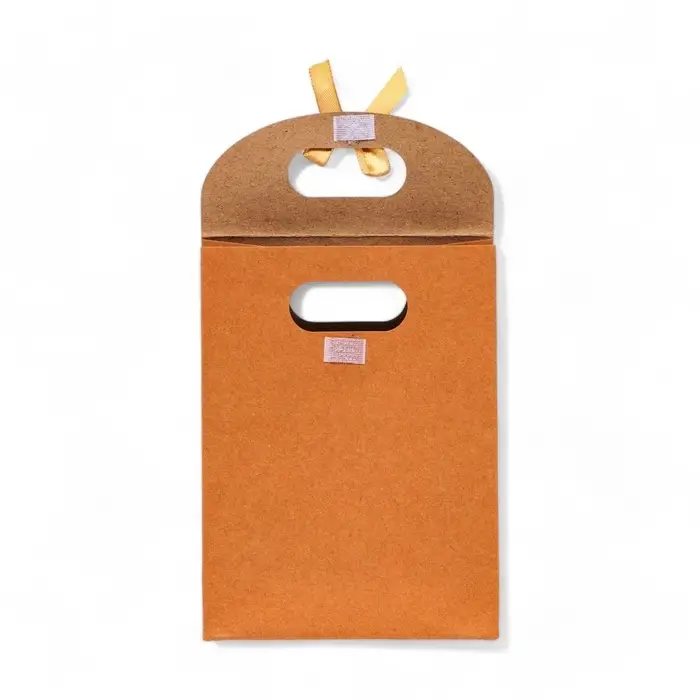 Коробка - пакет с ручкой, крафтовая, 16×12×6 см Коробка - пакет с ручкой, крафтовая, 16×12×6 см