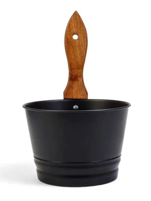 Ушат для бани и сауны, 4 л, сталь, с деревянной ручкой, чёрный