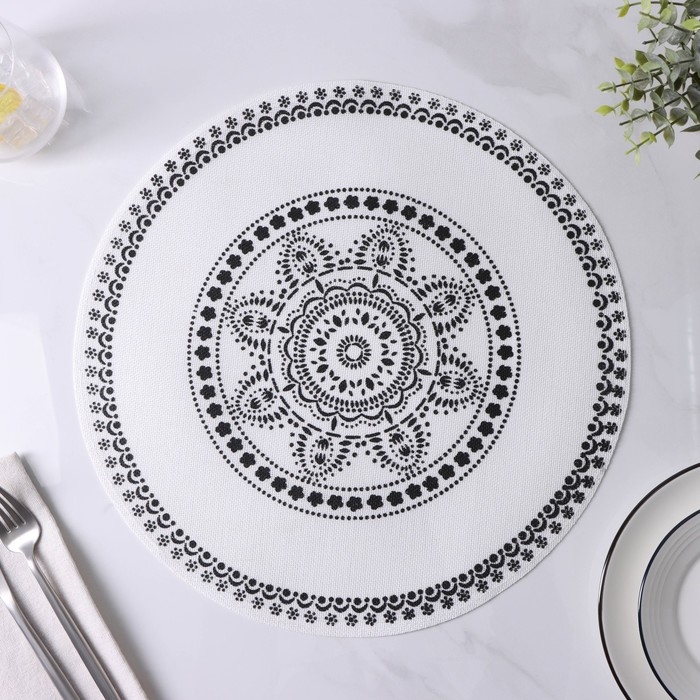 Салфетка сервировочная на стол «Михенди», 38×38 см, чёрно-белая