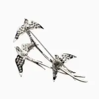 Брошь "Ласточки трио", цвет белый в серебре